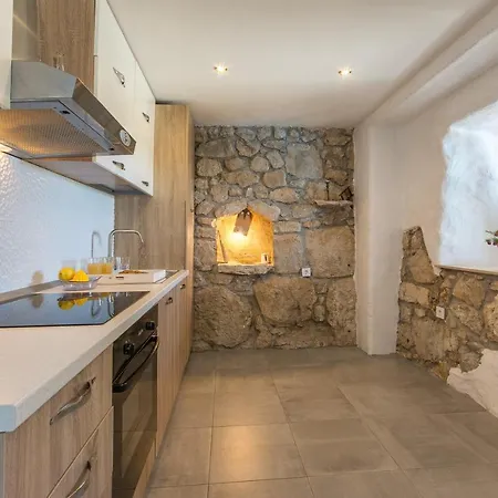 Retro On Island Mljet