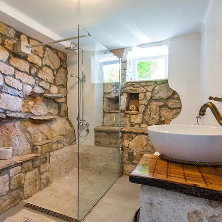 Retro On Island Mljet